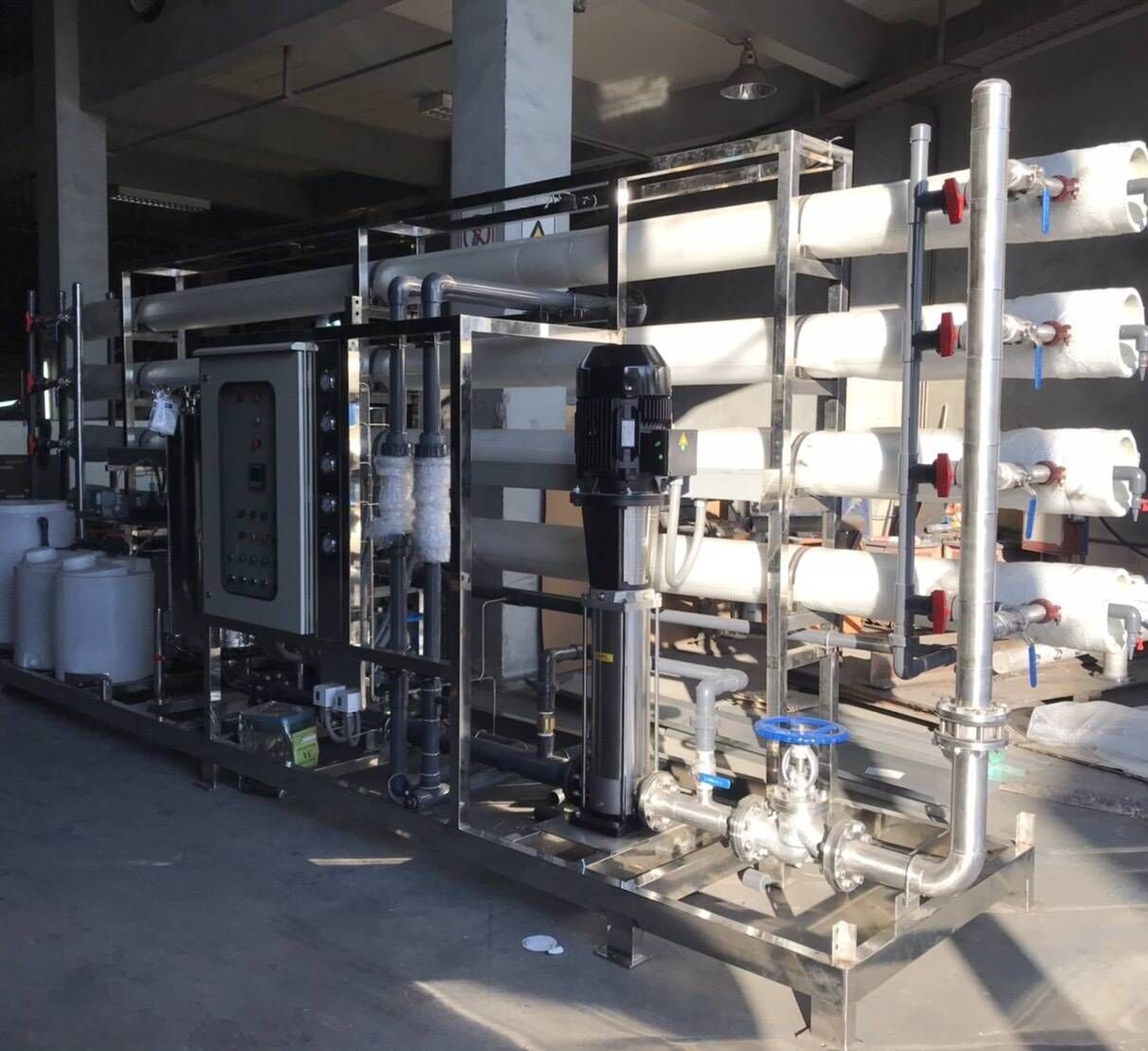 เครื่องกรองน้ำ RO อุตสาหกรรม ระบบผลิตน้ำ RO ใช้ในโรงงาน เครื่องทำน้ำระบบอาร์โอ เครื่องกรองน้ำโรงงานขนาดใหญ่